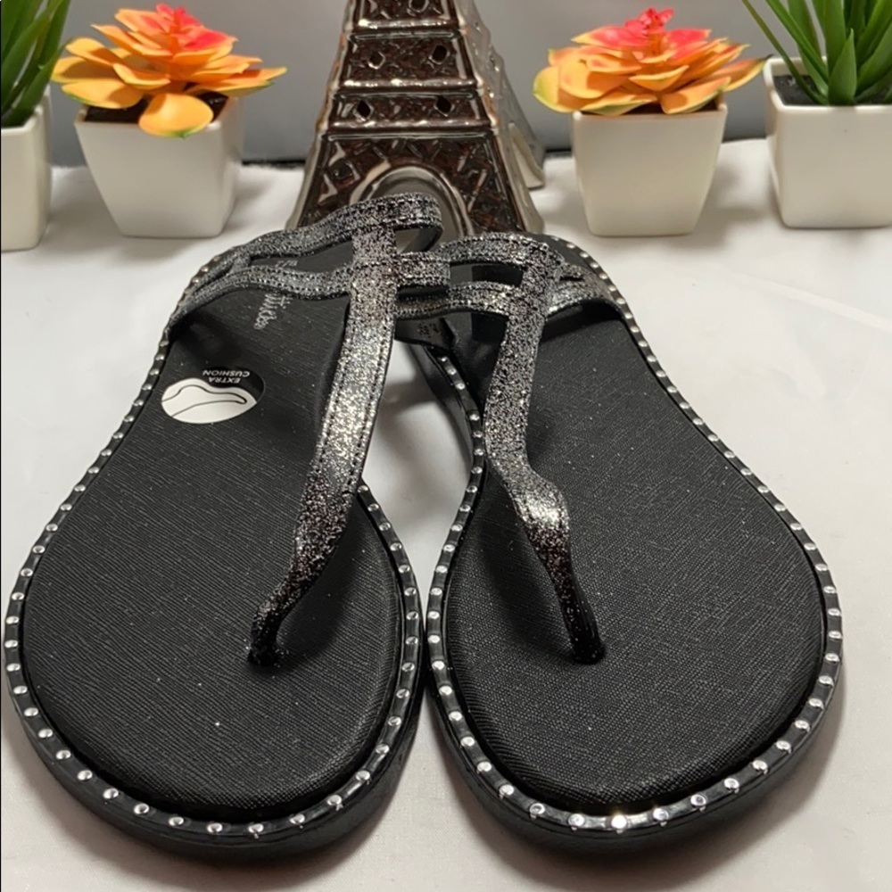 Summer Chatties Women’s Black & Silver Studded Flat Thong Sandals Size 7 Medium